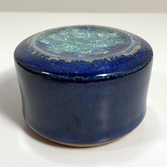 Salterra Spice Shaker Blue Ceramic Pottery w/ Geode Crackle Glass - Picture 3 of 9